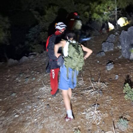 kalpgazetesi.com-Alanya Kalesi'nde gençlerin fotoğraf çekme macerası ve nefes kesen kurtarma