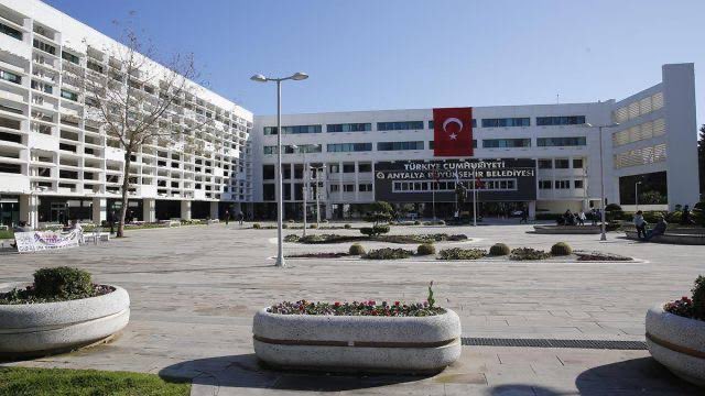 kalpgazetesi.com-Antalya Büyükşehir'de Rüşvet Kıskacı17 kişi gözaltına alındı
