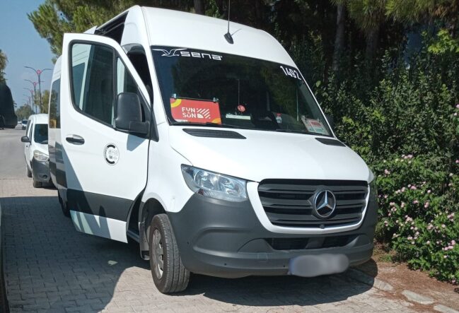 kalpgazetesi.com-Antalya'da park halindeki araçta tur şoförünün sır ölümü