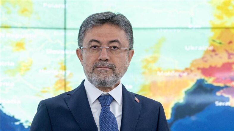 kalpgazetesi.com-Bakan Yumaklı, sosyal medyada orman yangınlarına ilişkin dezenformasyonun devam ettiğini bildirdi