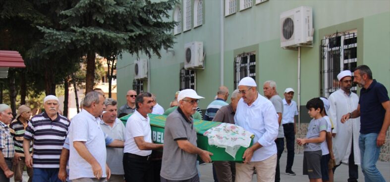 kalpgazetesi.com-ISPARTA - Öldürülen Fatıma Rahmani son yolculuğuna uğurlandı
