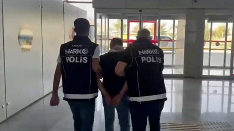 kalpgazetesi.com-İçişleri Bakanı Ali Yerlikaya, 73 ilde  1695 şüphelinin yakalandığını bildirdi