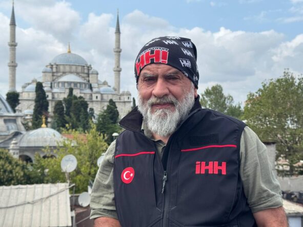 kalpgazetesi.com-İki büyük depremde enkazın altında kalan hatıralar, gönüllüler unutamıyor!