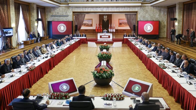 Milli Dayanışma Komisyonunda Üç sandalye boş kaldı: Gözler  AK Parti, CHP ve DEM’de