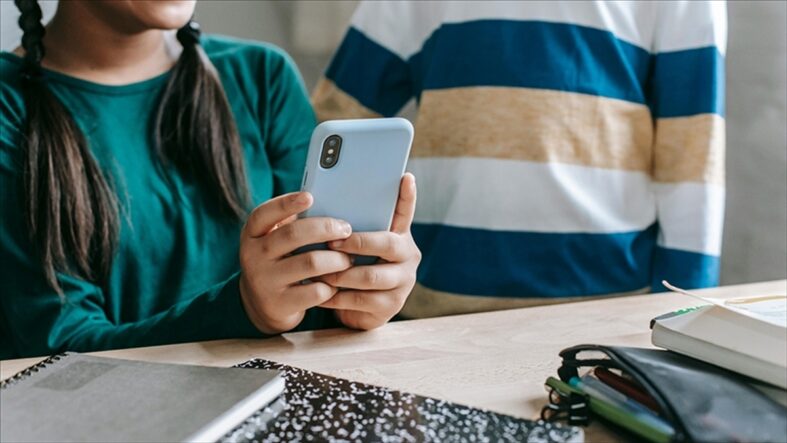 kalpgazetesi.com-Telefonlar Çantaya, Gözler Tahtaya Güney Kore'den Eğitimde Radikal Hamle