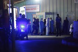 kalpgazetesi.com-BOLU - 9 polis aracın yakıt deposundaki şüpheli maddeyi inceledikleri esnada kokudan etkilendi
