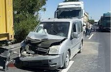 kalpgazetesi.com-MANİSA - Zincirleme trafik kazasında 6 kişi yaralandı