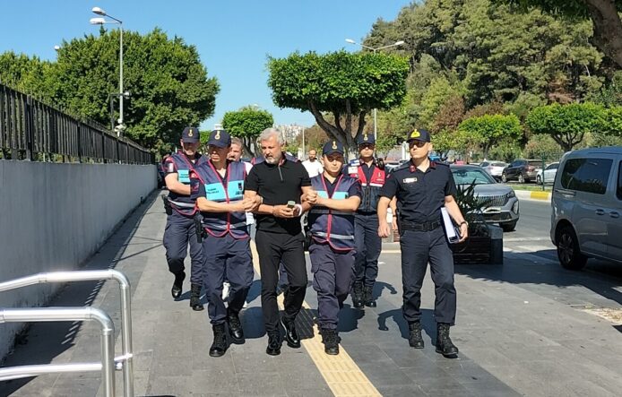 kalpgazetesi.com-Manavgat'ta Rüşvet Skandalı Genişliyor Eski Başkan Sözen ve Kardeşi Adliyeye Sevk Edildi