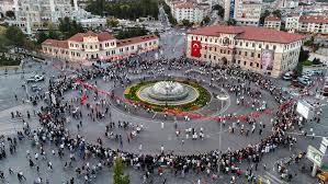 kalpgazetesi.com-SİVAS - 1058 kişi aynı anda halay çekti