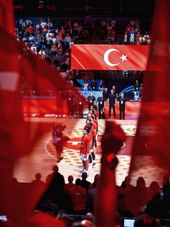 kalpgazetesi.com-Tarihi Başarı! EuroBasket 2025’te Türkiye Rüzgarı A Milli Takım Gümüşle Tarih Yazdı
